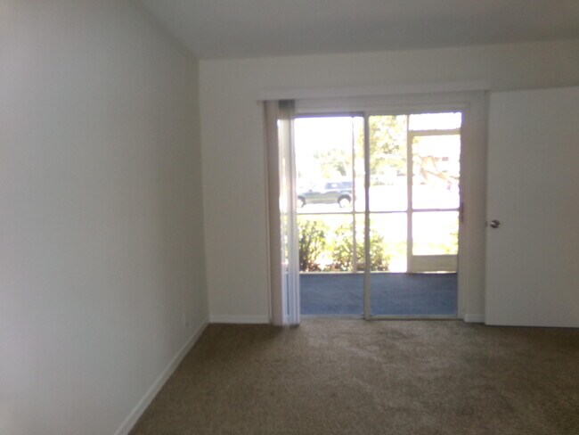 Building Photo - 1554 SE Royal Green Cir