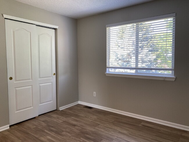 Building Photo - Highlands Ranch Home Available Now!