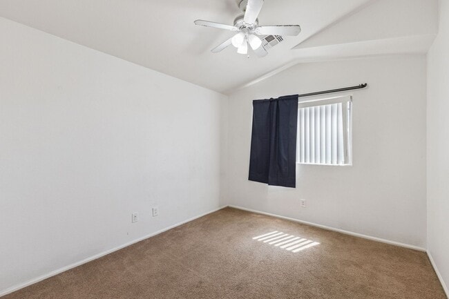 Building Photo - Spacious 2 Story 4 Bedroom 2.5 Bath Home Located in Circle Cross Ranch!