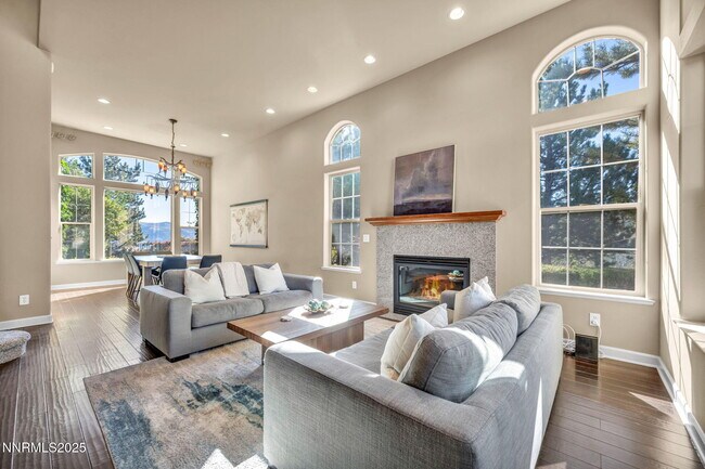 Building Photo - 1520 Taos Ln