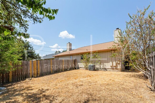 Building Photo - 409 Greenlawn Blvd