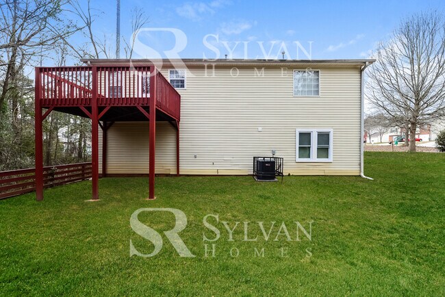 Building Photo - 2053 Oak Terrace Dr SE