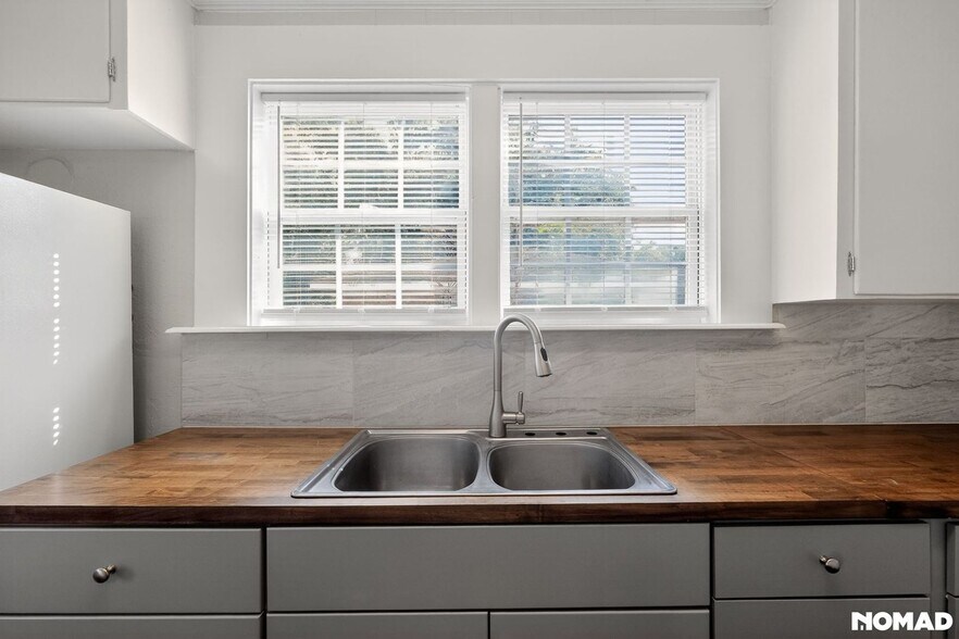 Building Photo - 2002 E 51st St