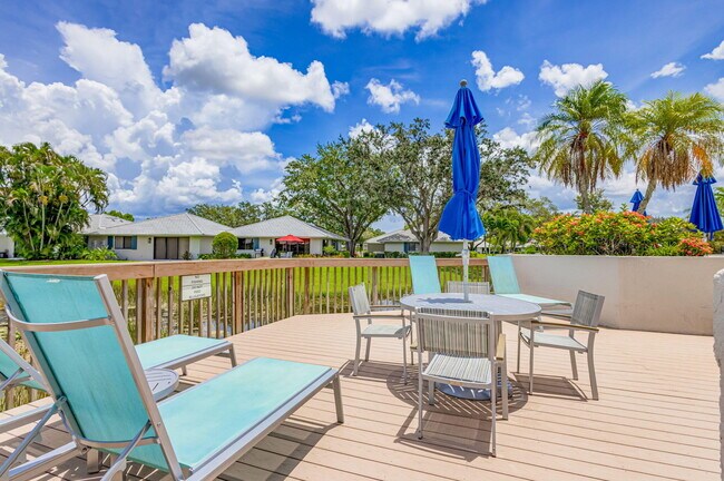 Building Photo - 119 Club Dr