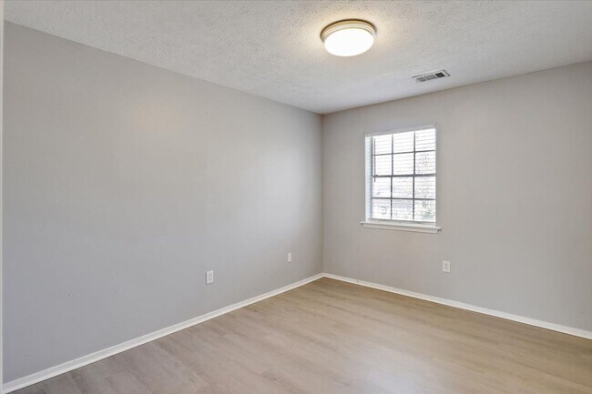 Building Photo - 1001/1003 Euclid Ave