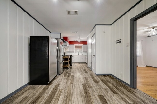 Building Photo - 5819 Anaqua Dr