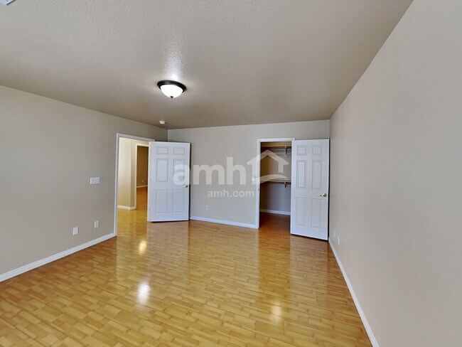 Building Photo - 7300 Vinca Rd