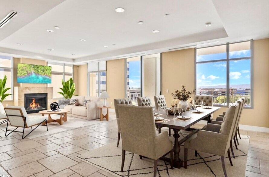 Dining room - 2211 E Camelback Rd