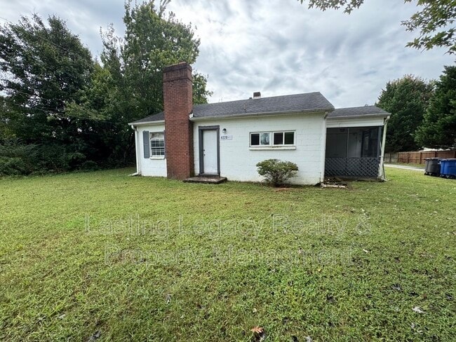 Primary Photo - 4220 Glenn Hi Rd