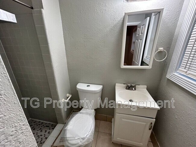 Building Photo - 6724 Cherbourg Ave S