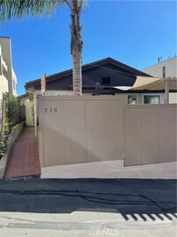 Building Photo - 218 25th Pl