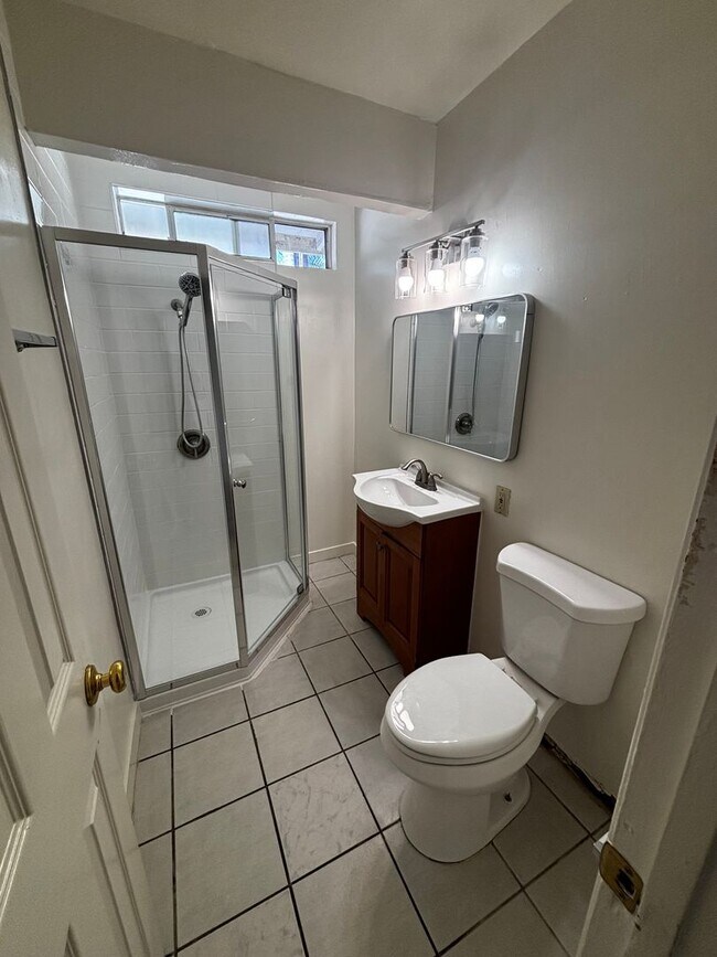 Building Photo - 735 Genevieve St