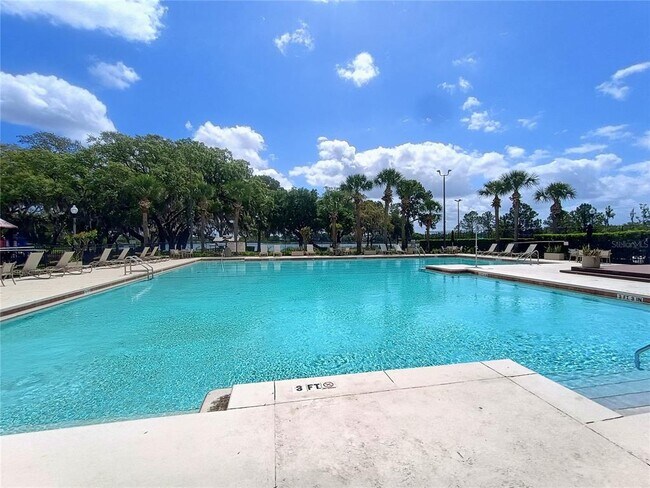 Building Photo - 14084 Bridgewater Crossings Blvd