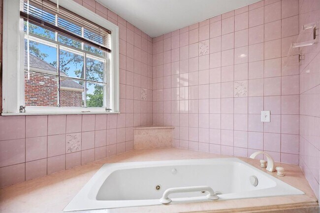 Building Photo - 3424 S MacGregor Way