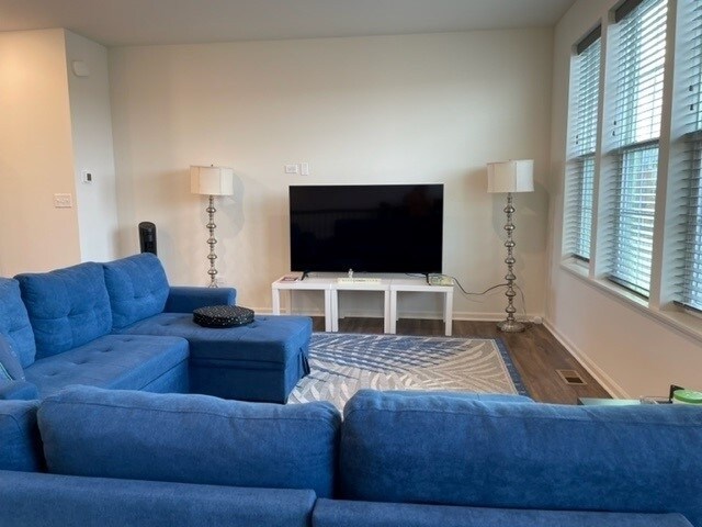 Building Photo - 2924 Reflection Dr