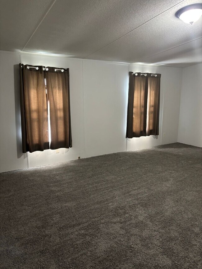 Building Photo - Wedgefield Community