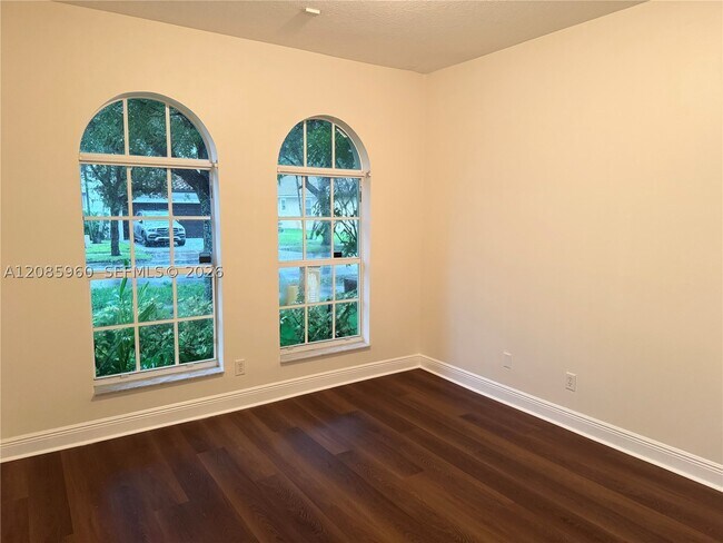 Building Photo - 5044 SW 139th Ave