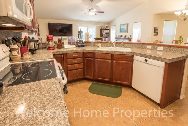 Building Photo - Beautiful 3 Bedroom Home Close to WWU