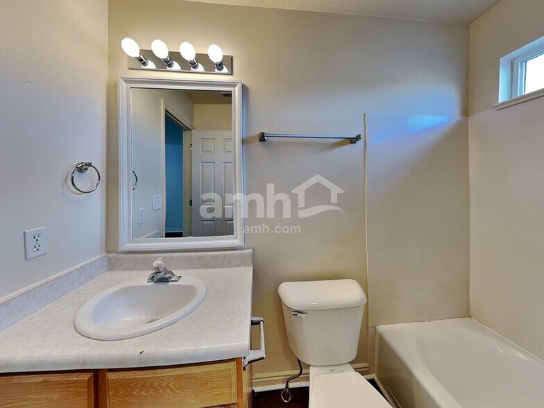 Building Photo - 4029 Dillon's Dr