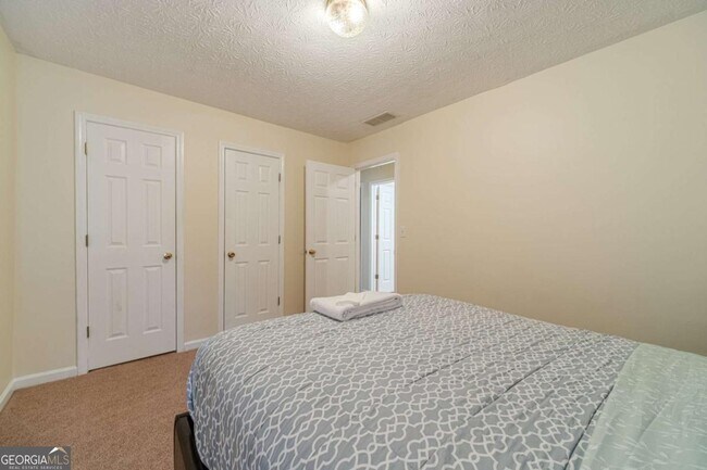 Building Photo - 4201 Crestside Ridge SW
