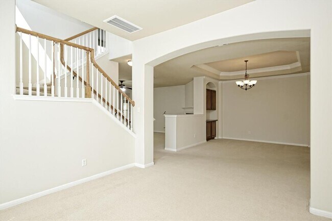 Building Photo - 401 King Eider Ln