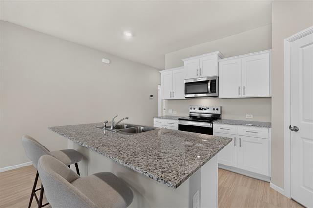 Building Photo - 332 Pecos Dr