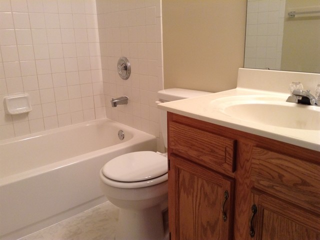 Building Photo - 2043 River Birch Dr