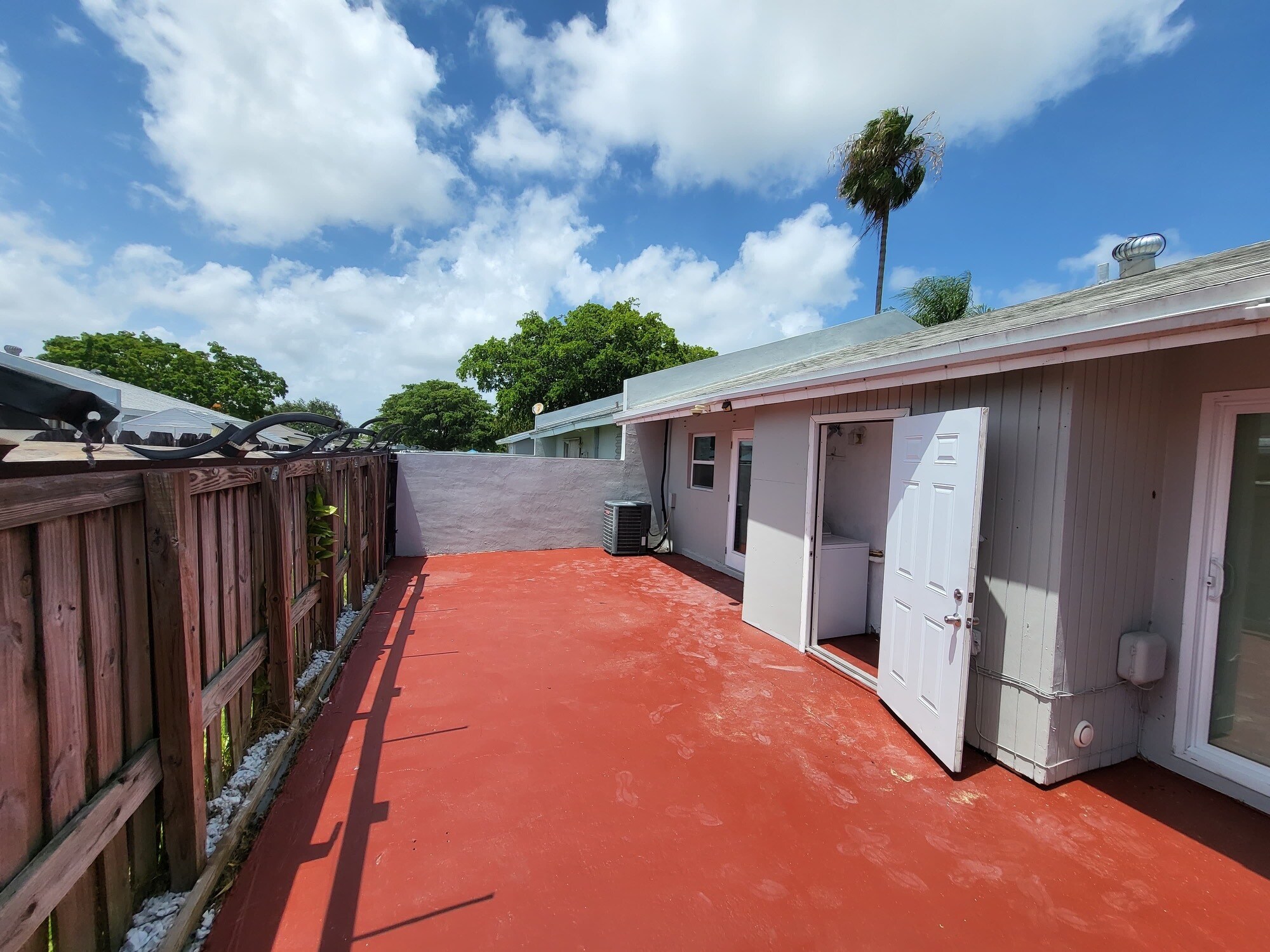 Building Photo - 10345 SW 209th Ln