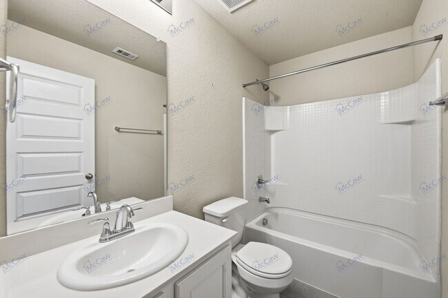 Building Photo - 8005 Gangway Dr