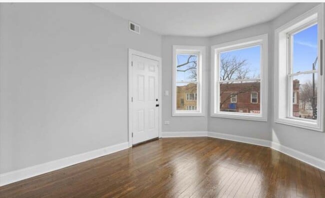 Building Photo - 957 N Central Park Ave