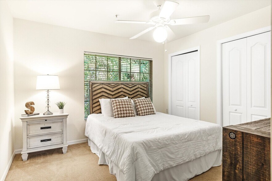 Building Photo - Coming Mid July 2/2.5 Townhome - Villages of Stoney Brook