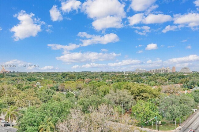 Building Photo - 301 Altara Ave