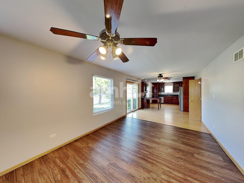 Building Photo - 5209 Sunmeadow Dr