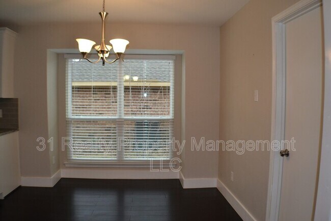 Building Photo - 2311 Eastgate Dr