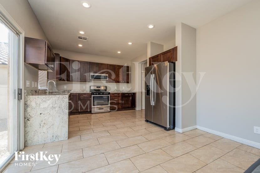 Building Photo - 1708 Mizzenmast Ave
