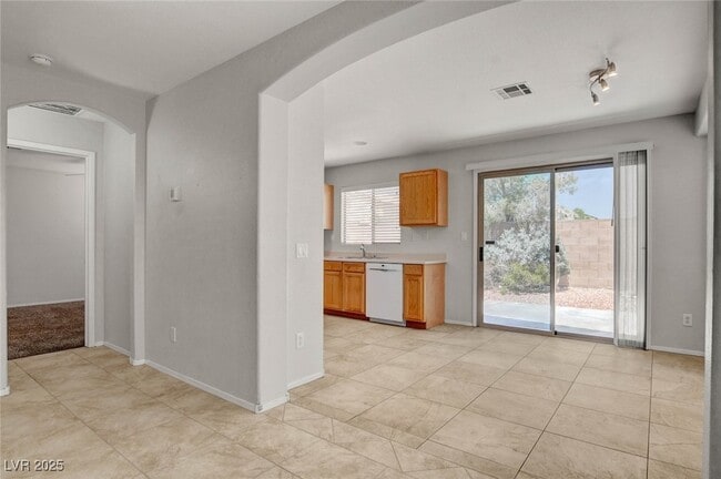 Building Photo - 5028 Nardini Ave