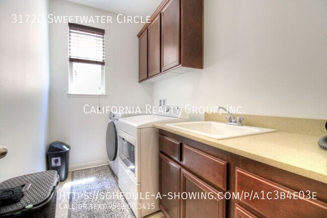 Building Photo - 31720 Sweetwater Cir