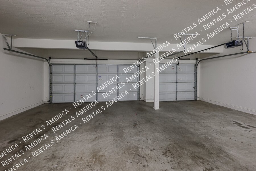 Building Photo - 3117 W Espartero Way