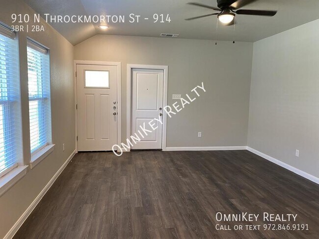 Building Photo - 910-914 N Throckmorton St