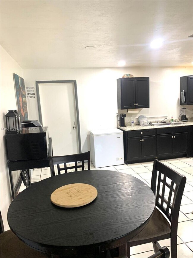 Building Photo - 5930 NW 20th St