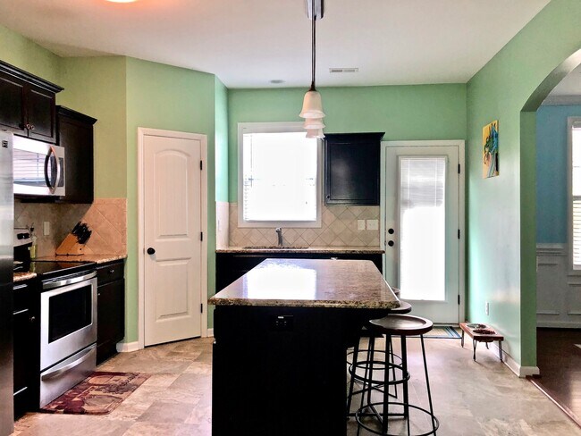 Building Photo - 4 Bedroom, 2.5 Bath in Trotters Bluff in Harnett County Close to Bragg!