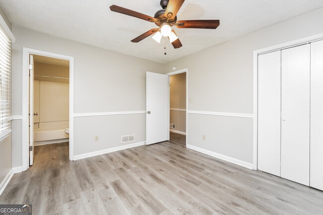 Building Photo - 80 Belmont Park Ln
