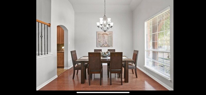 Building Photo - 961 Noble Ave