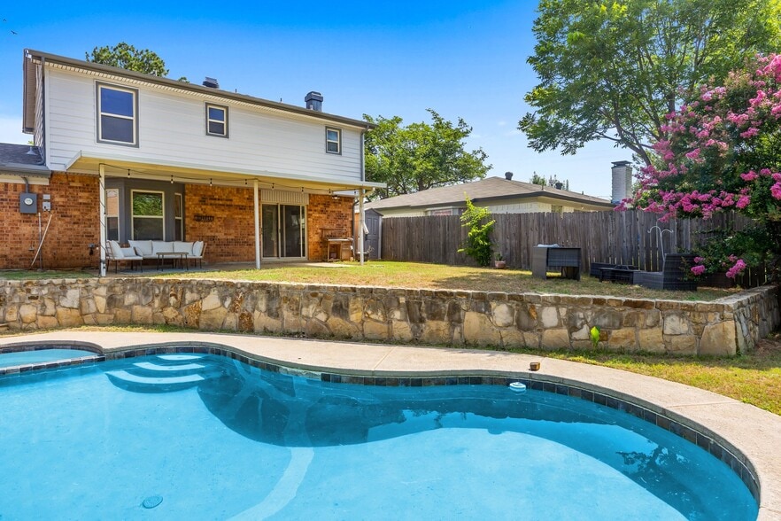 Building Photo - 901 Rockwall Dr