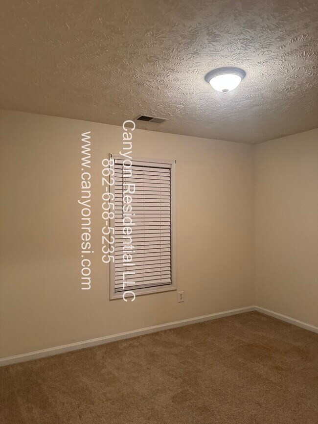 Building Photo - 1247 Chimney Swift Dr