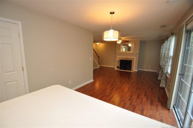 Building Photo - 117 Tiverton Woods Dr