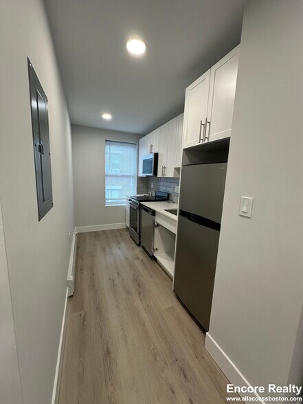 Primary Photo - 44 Joy St