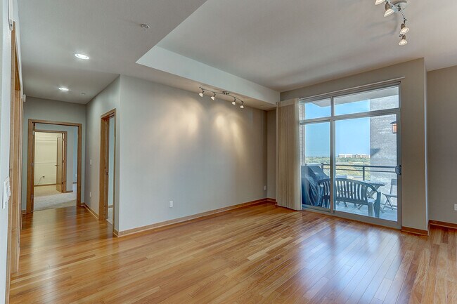 livingroom/hall - 625 N Segoe Rd