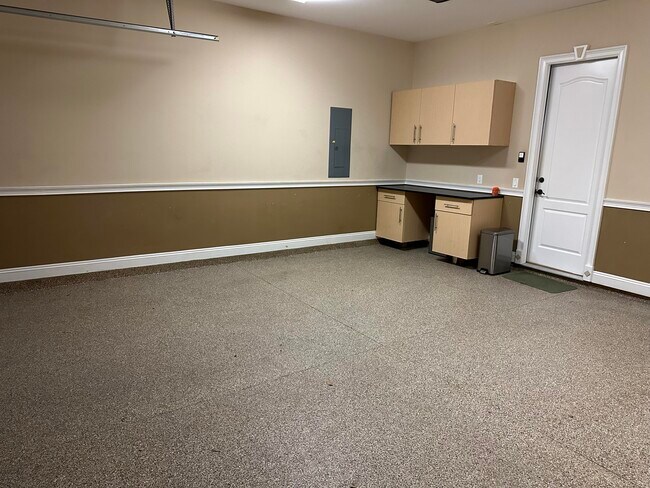 Building Photo - 231 Calusa Blvd