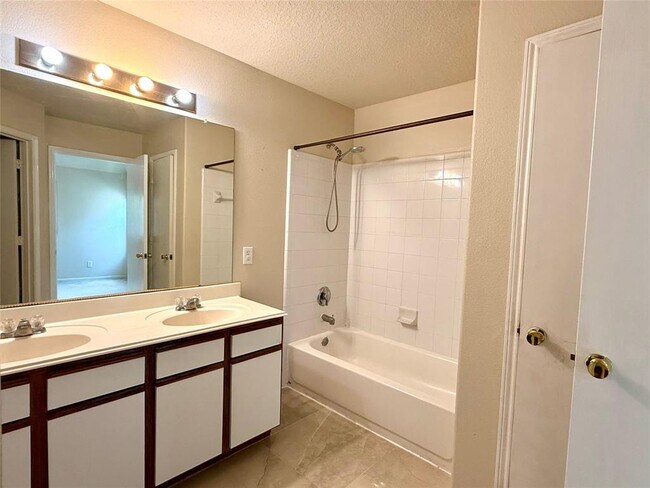 Building Photo - 5023 Natchez Ridge Ct